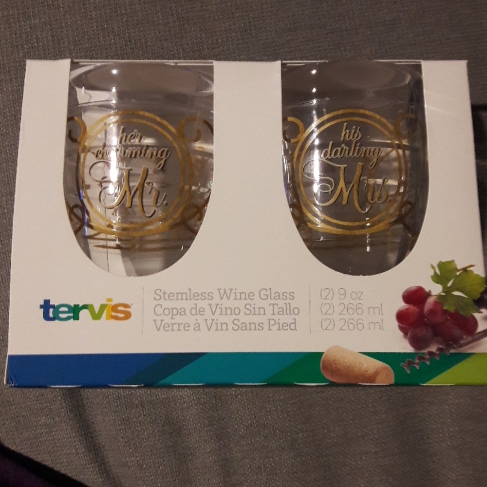 NEW Tervis 2 pack stemless wine glasses
